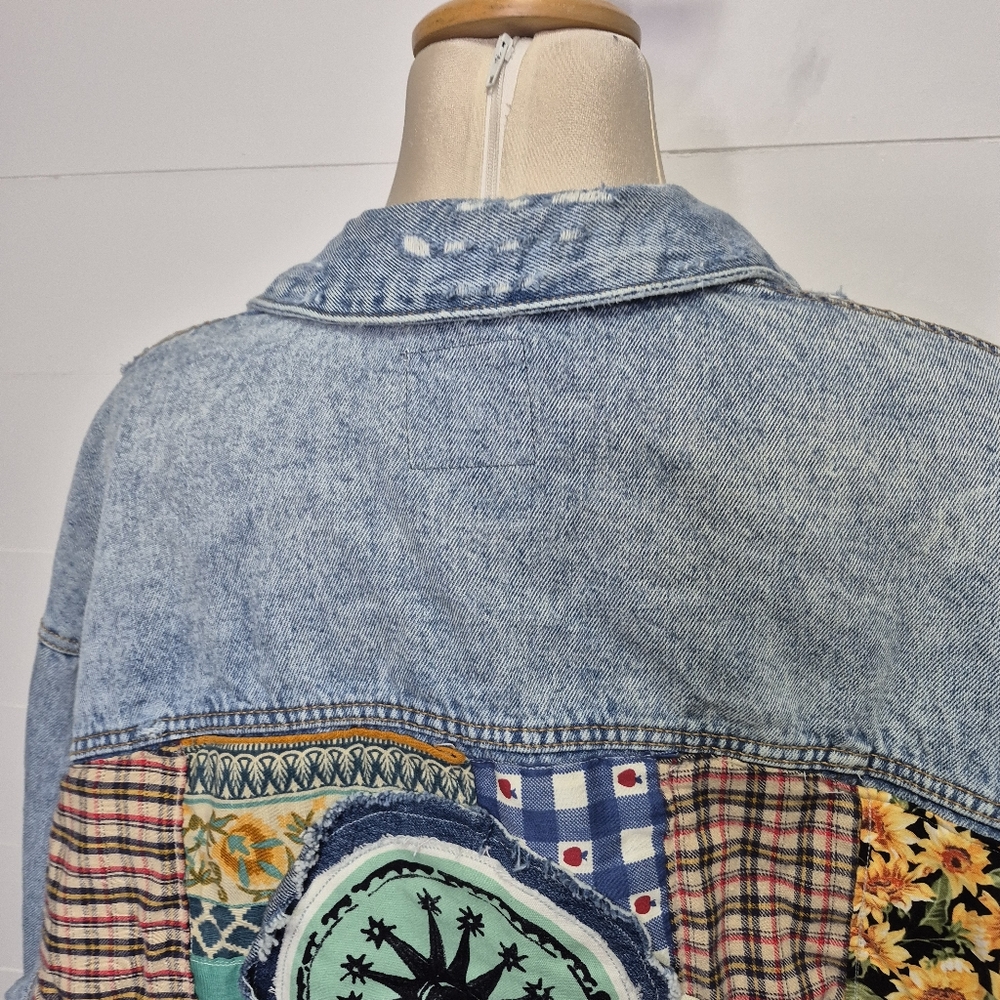 ***SOLD***Upcycled Zara Patchwork Cropped Raw Hem Jean Jacket Size L - Picture 3 of 10